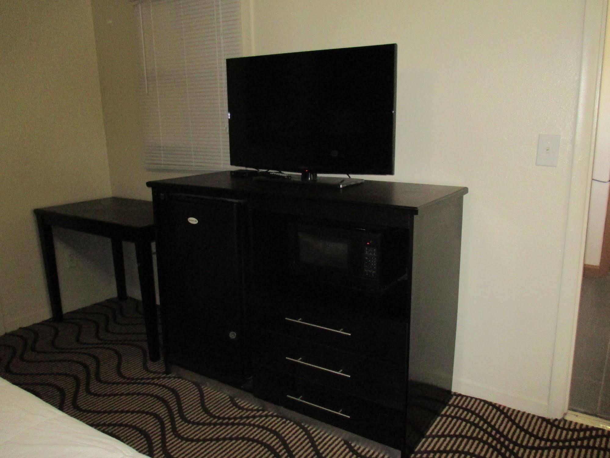Relax Inn Manor Luaran gambar