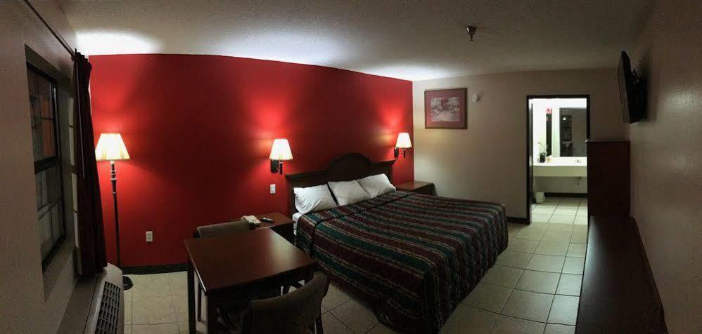 Relax Inn Manor Luaran gambar